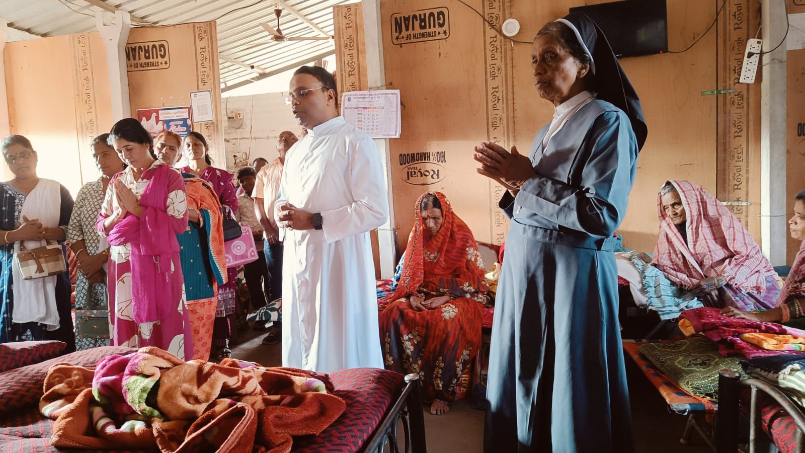 Laity Commission Conducts Outreach to Destitute Home in Bhadravathi