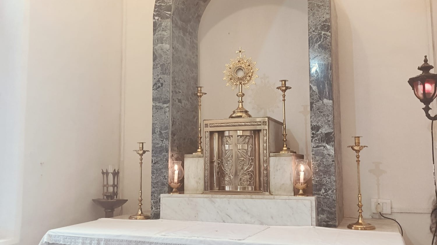 Bandra Basilica in Mumbai Inaugurates Perpetual Eucharistic Chapel